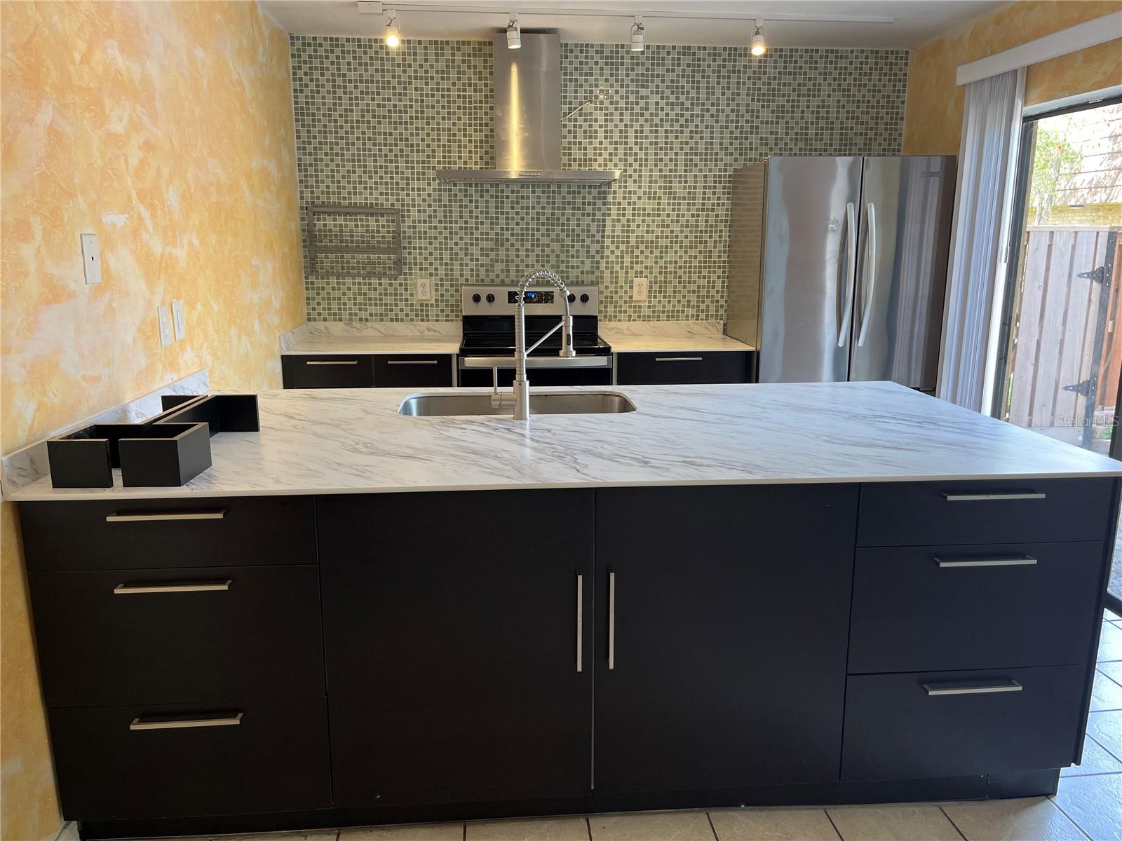 Image 3 of 20 For 5361 Elm Court 330