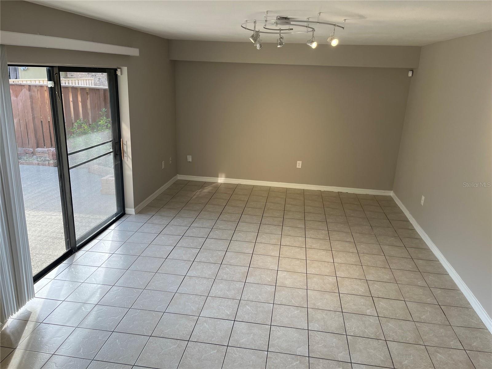 Image 4 of 20 For 5361 Elm Court 330