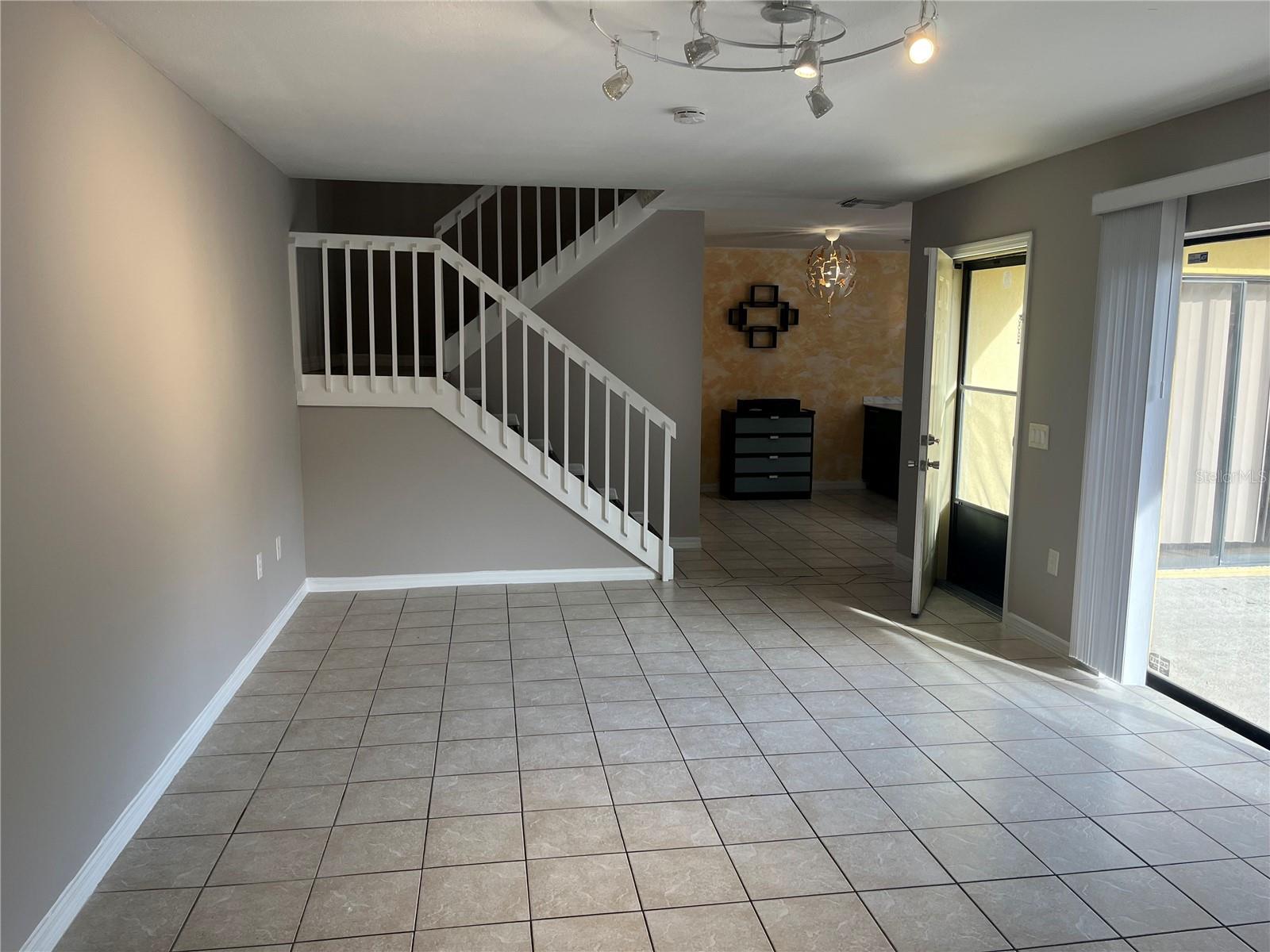 Image 5 of 20 For 5361 Elm Court 330