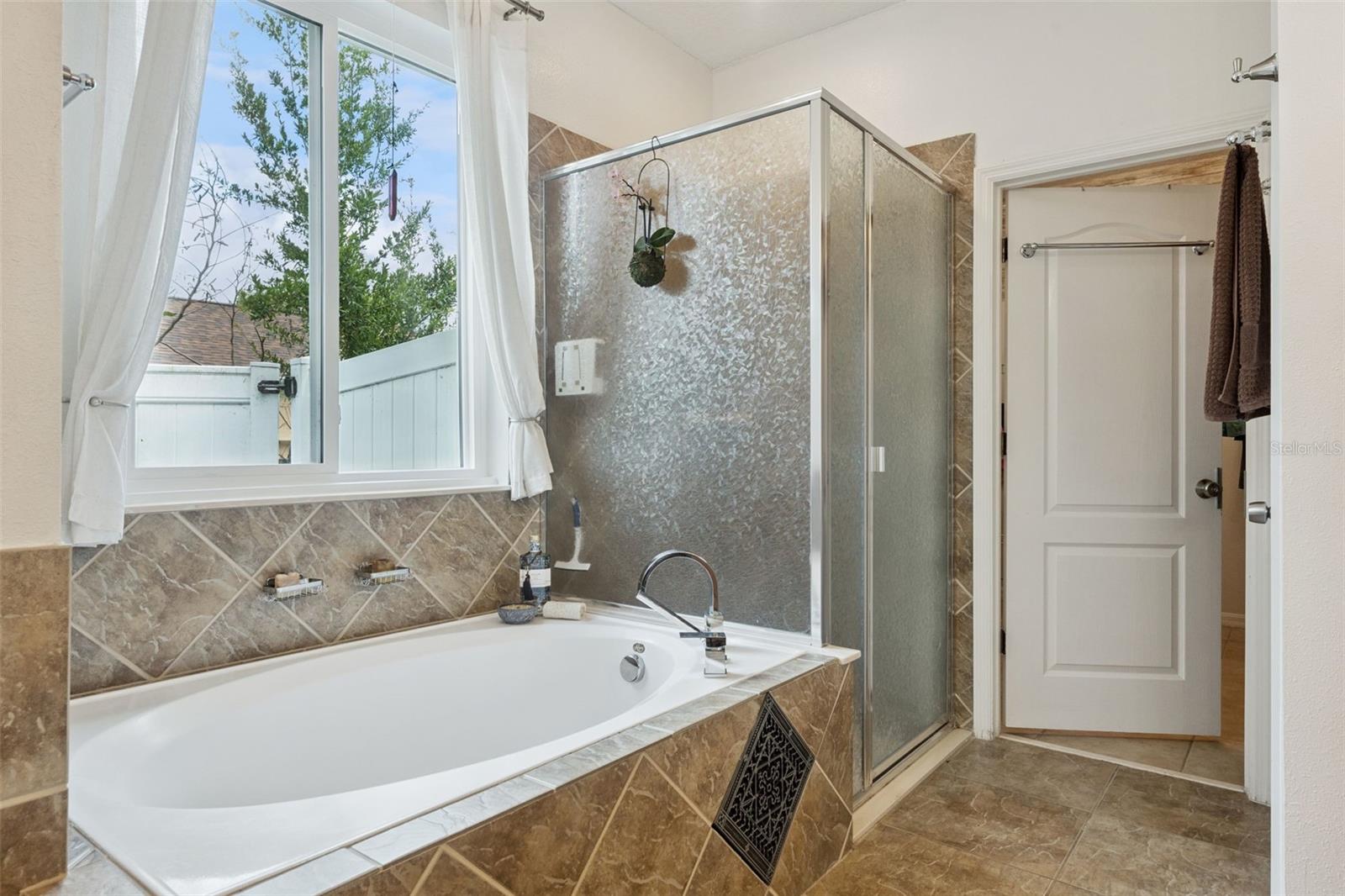 Image 19 of 83 For 505 Gulley Avenue