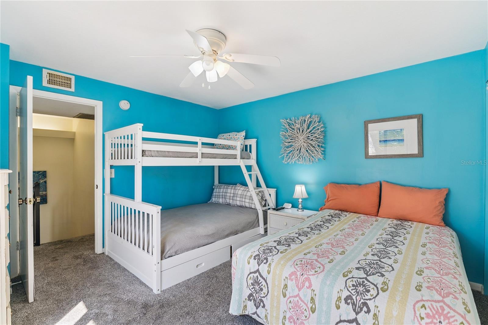 Image 18 of 37 For 4150 Atlantic Avenue 121b