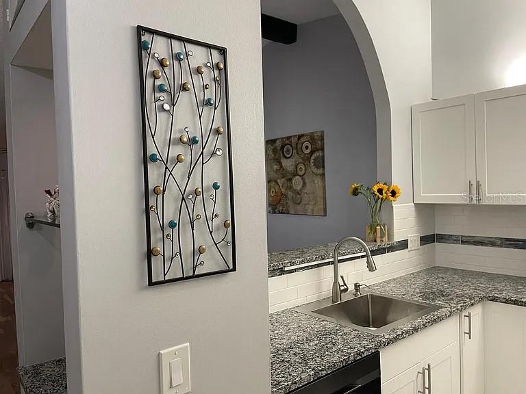 Image 13 of 33 For 1030 Green Pine Boulevard G