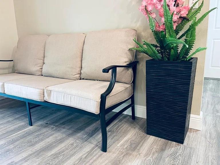 Image 8 of 33 For 1030 Green Pine Boulevard G