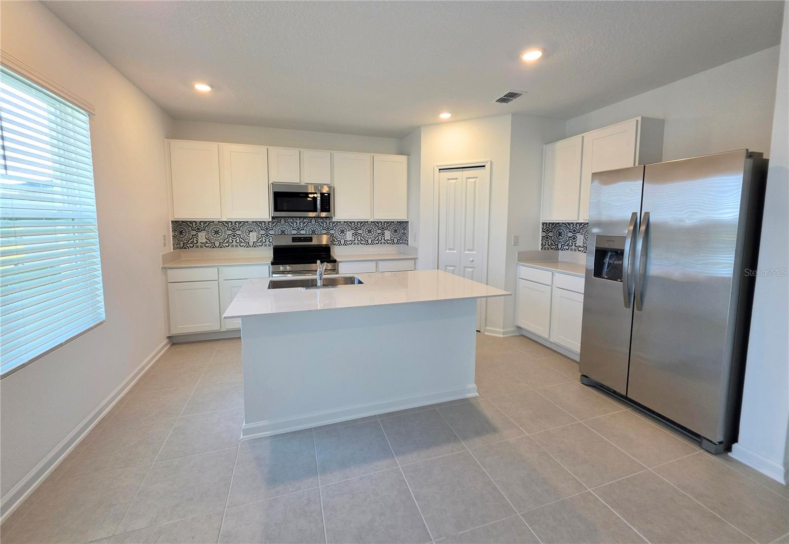 Image 3 of 37 For 5126 Magnolia Palm Drive