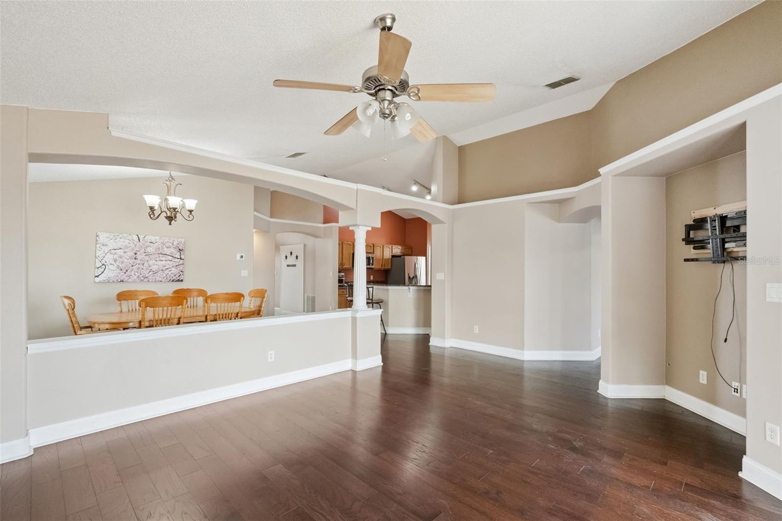 Image 15 of 36 For 1581 Silhouette Drive