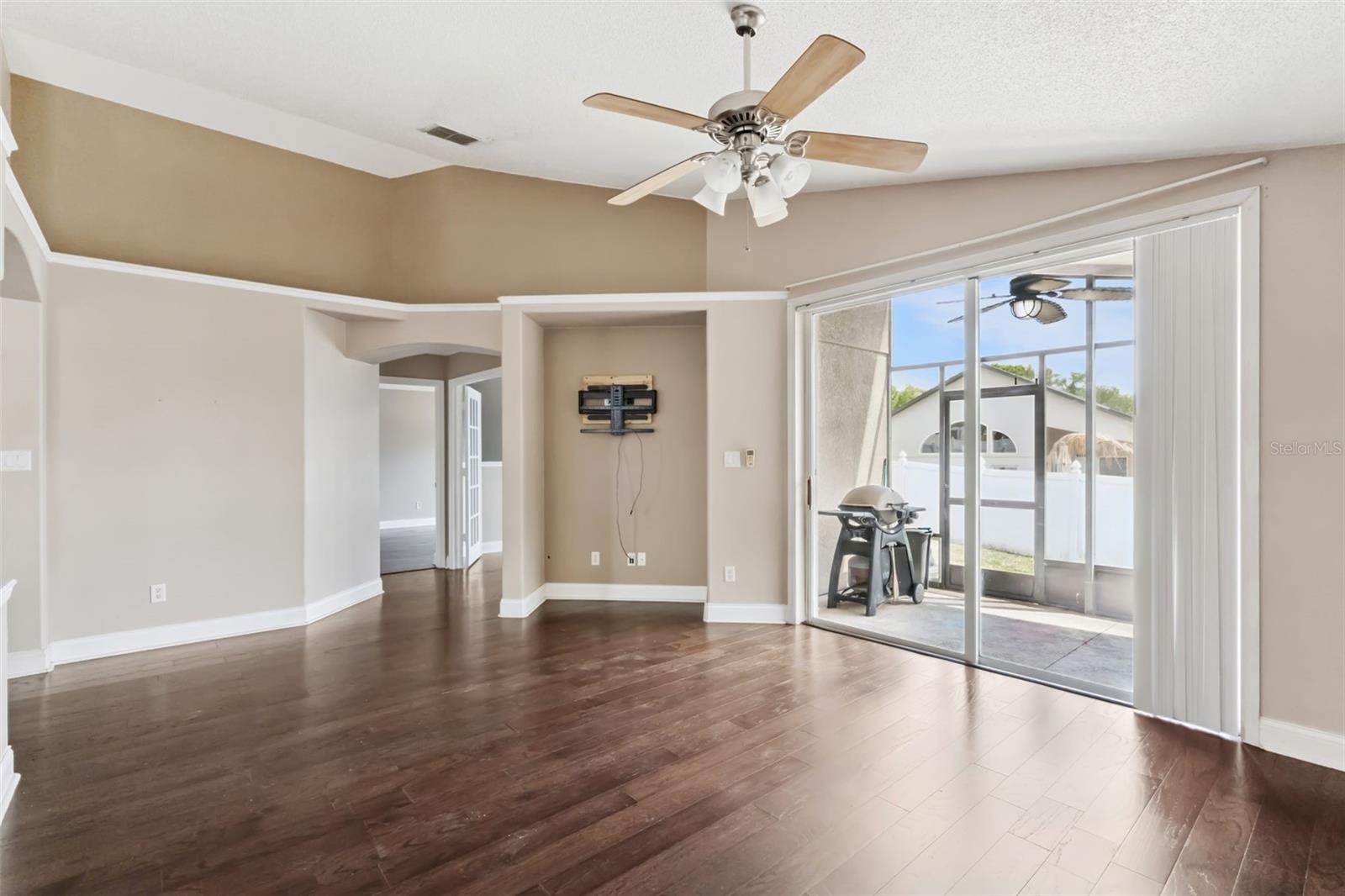 Image 16 of 36 For 1581 Silhouette Drive