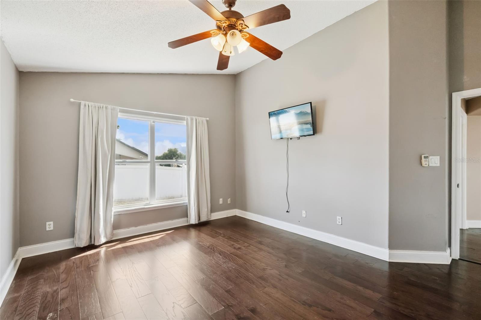 Image 17 of 36 For 1581 Silhouette Drive