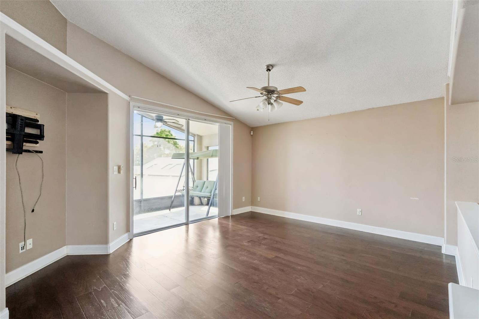 Image 4 of 36 For 1581 Silhouette Drive