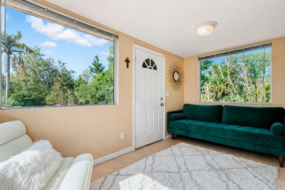 Image 4 of 27 For 595 3rd Street