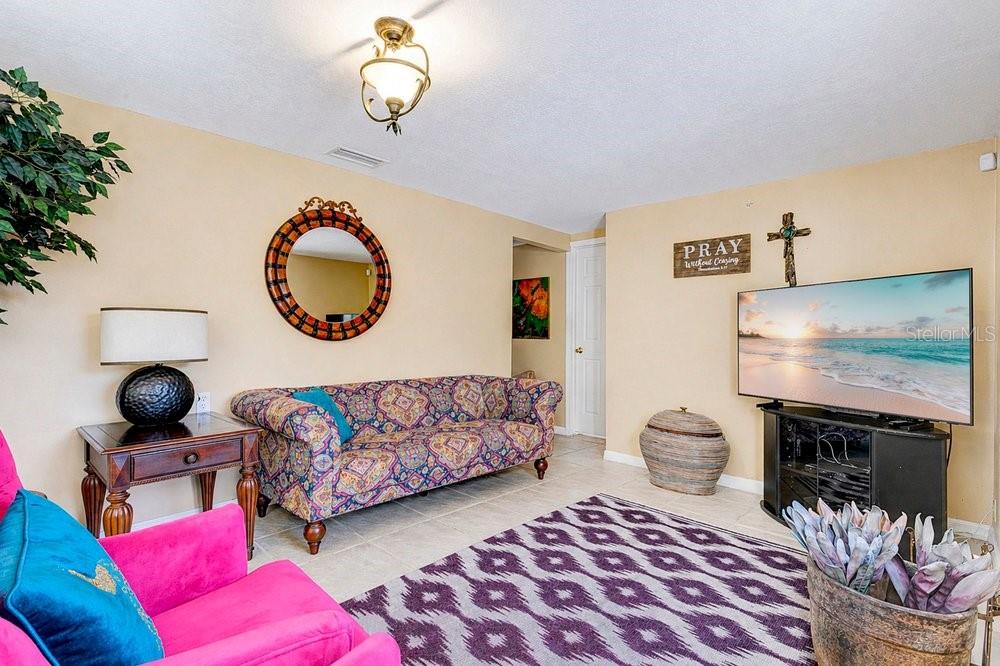 Image 9 of 27 For 595 3rd Street