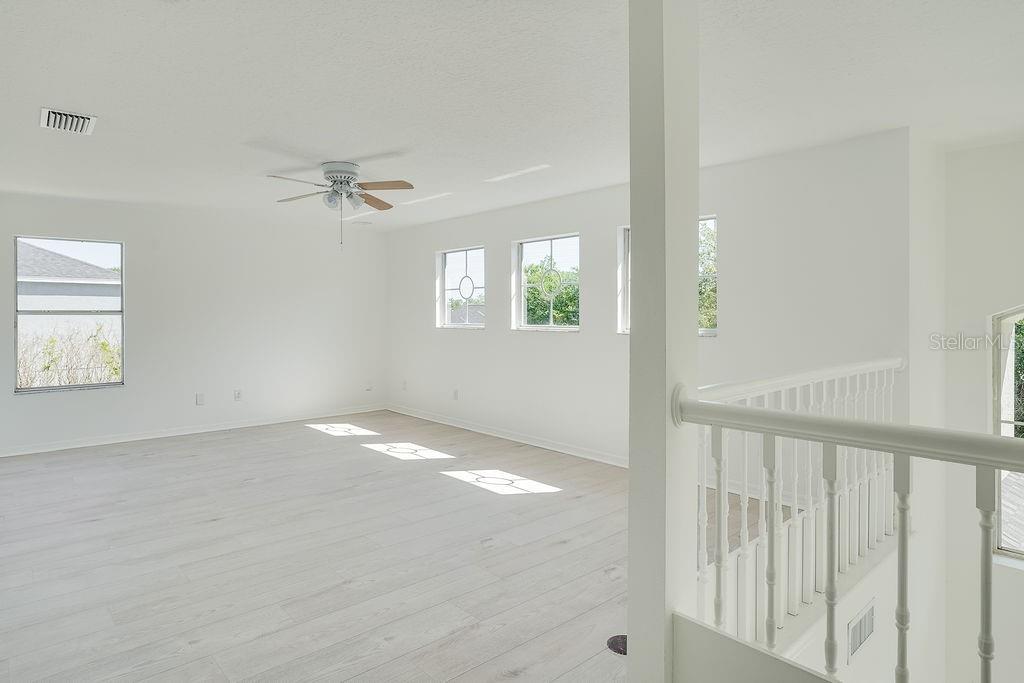 Image 17 of 38 For 14927 Faversham Circle