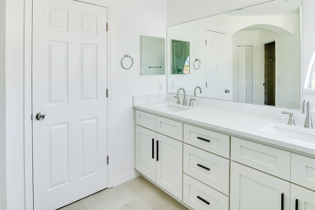 Image 28 of 38 For 14927 Faversham Circle