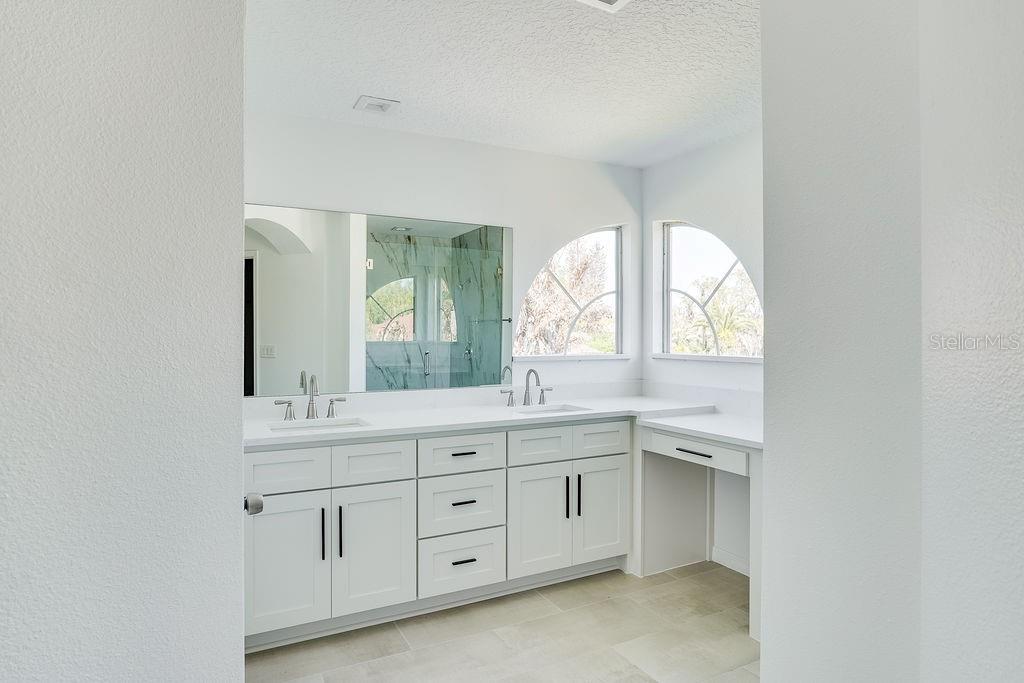 Image 30 of 38 For 14927 Faversham Circle