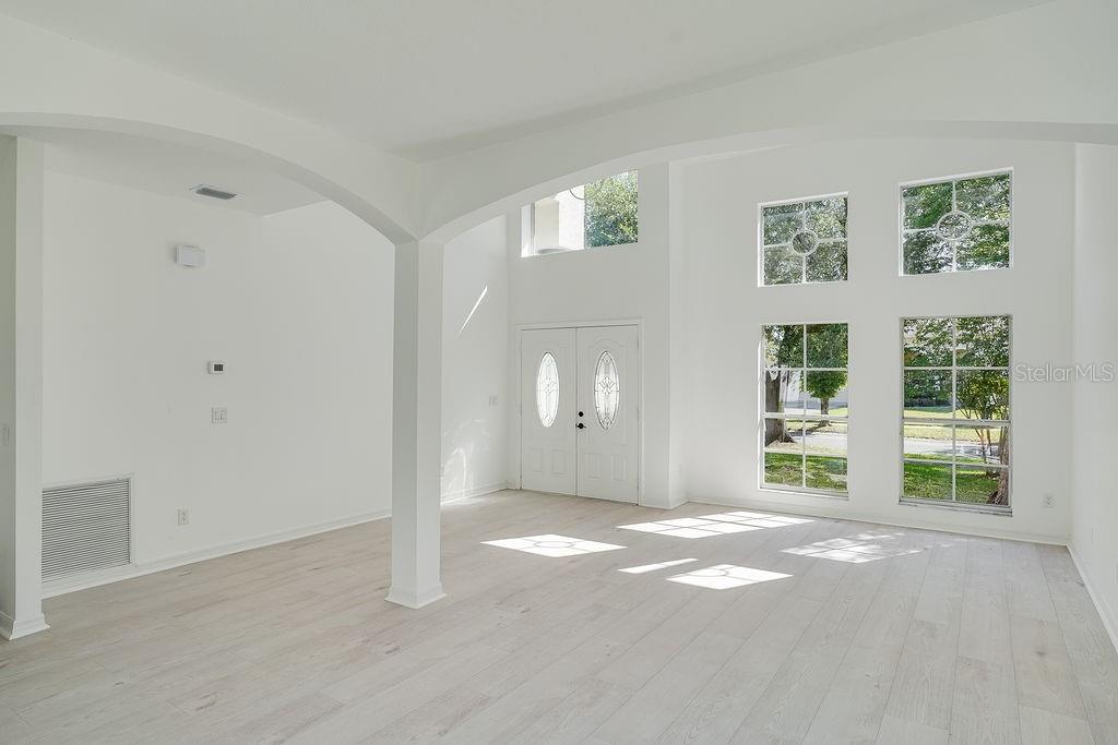 Image 5 of 38 For 14927 Faversham Circle