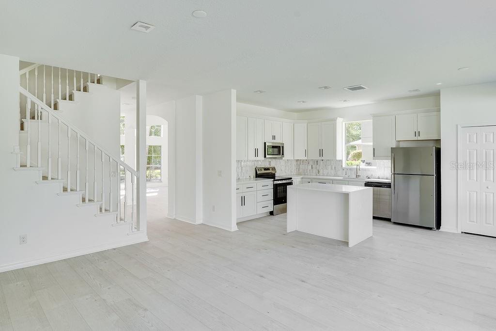 Image 7 of 38 For 14927 Faversham Circle