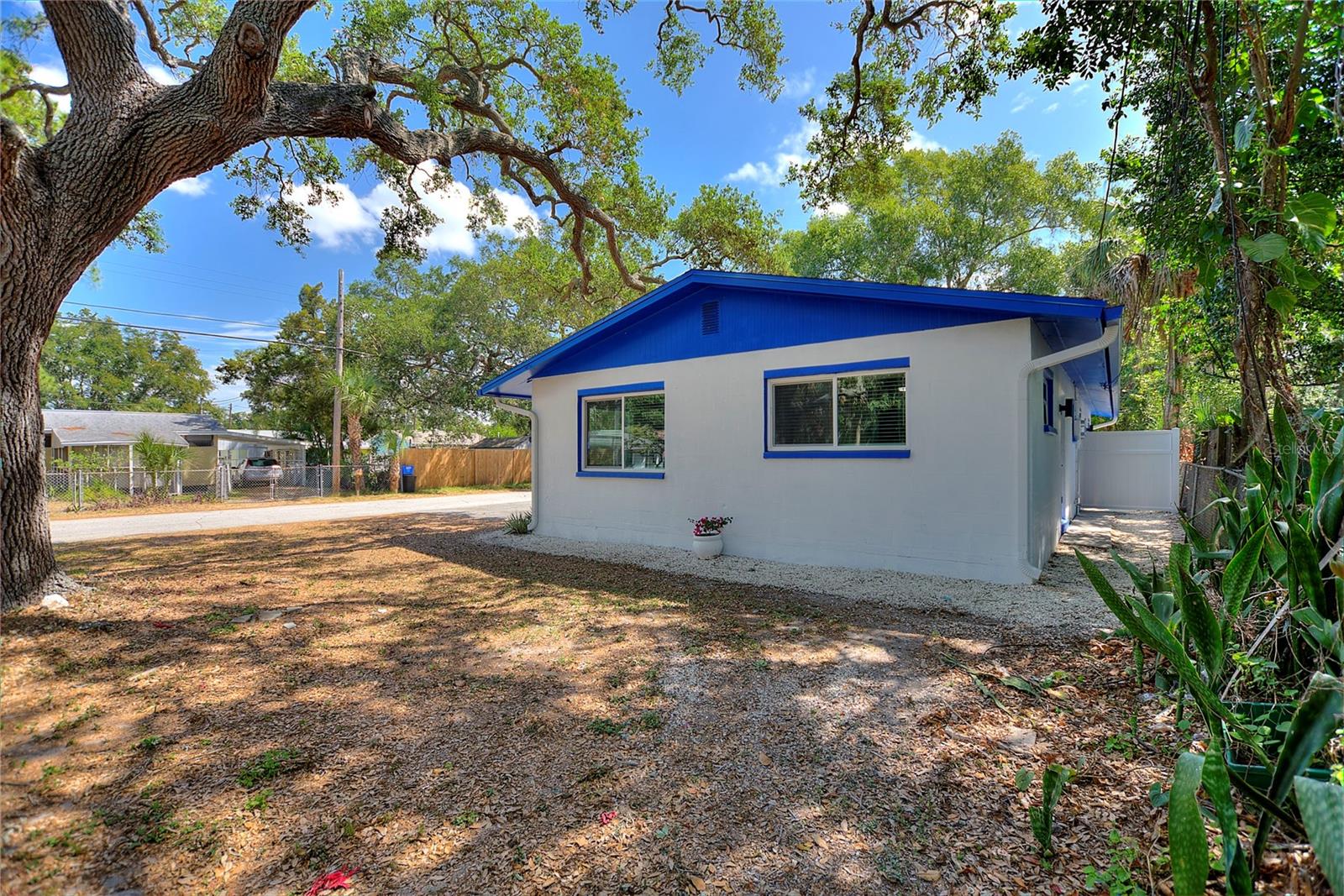 Image 13 of 22 For 5122 24th Avenue S