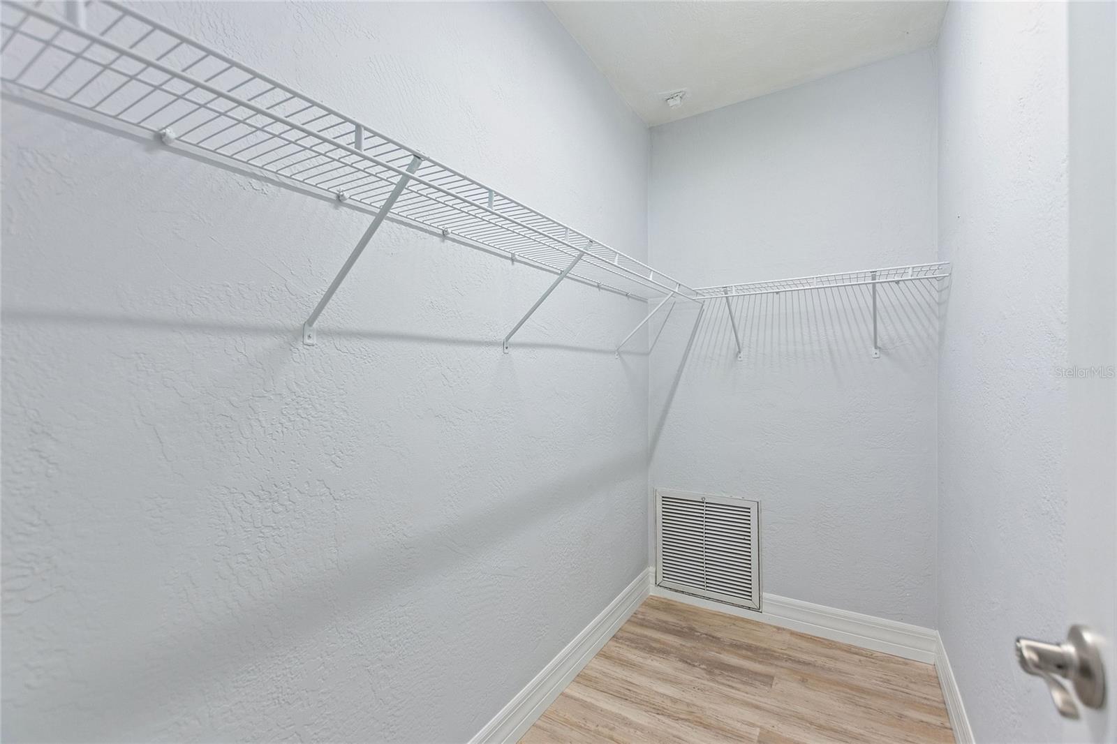 Image 9 of 22 For 5122 24th Avenue S