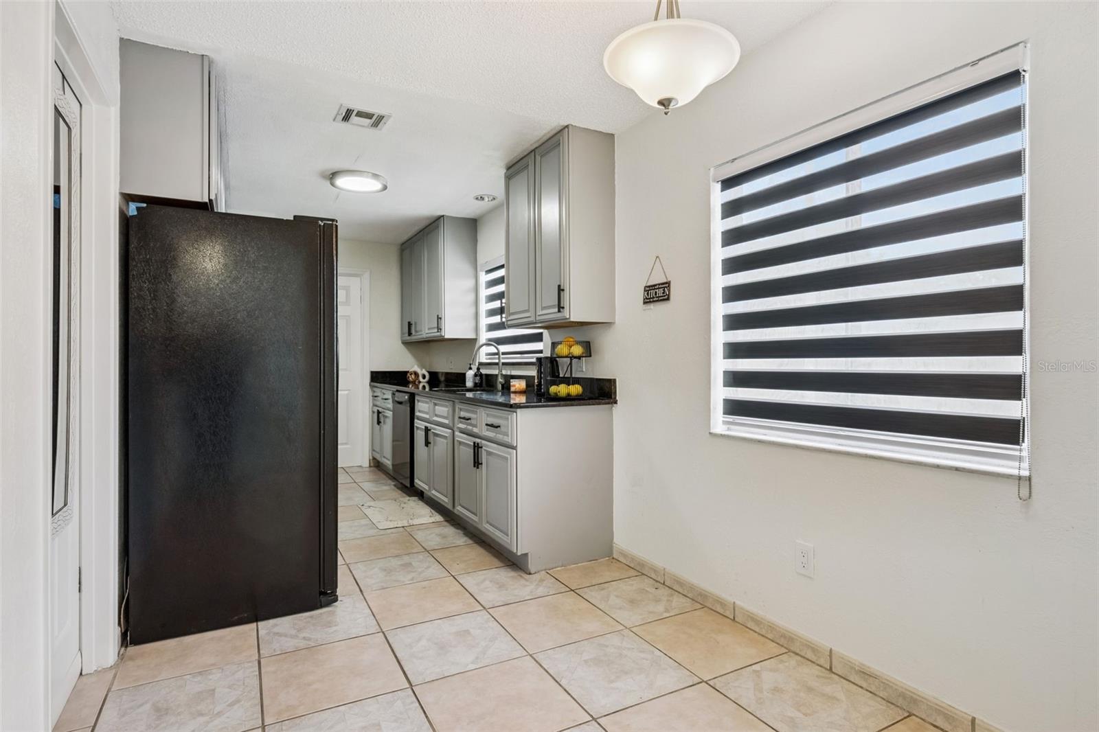 Image 14 of 46 For 8453 Mattituck Circle
