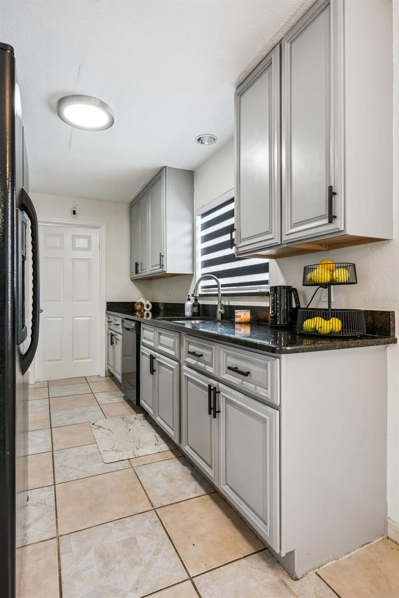 Image 17 of 46 For 8453 Mattituck Circle