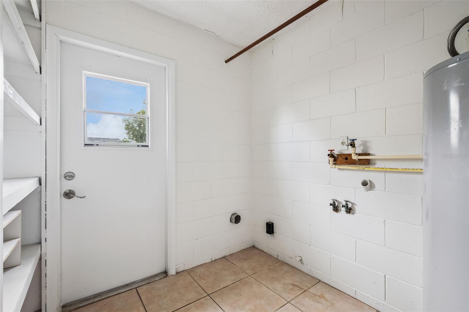 Image 31 of 46 For 8453 Mattituck Circle