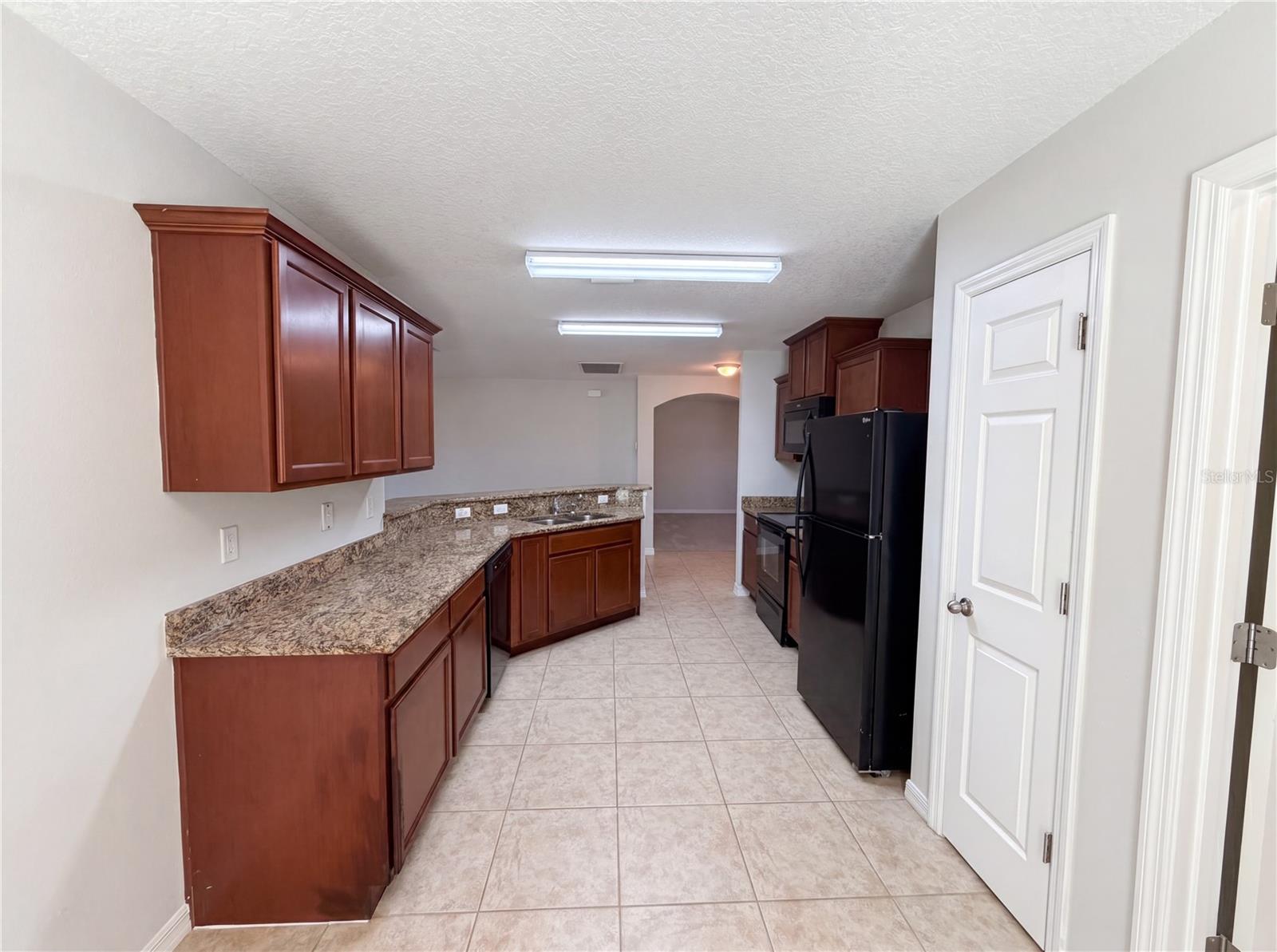 Image 2 of 26 For 31008 Satinleaf Run