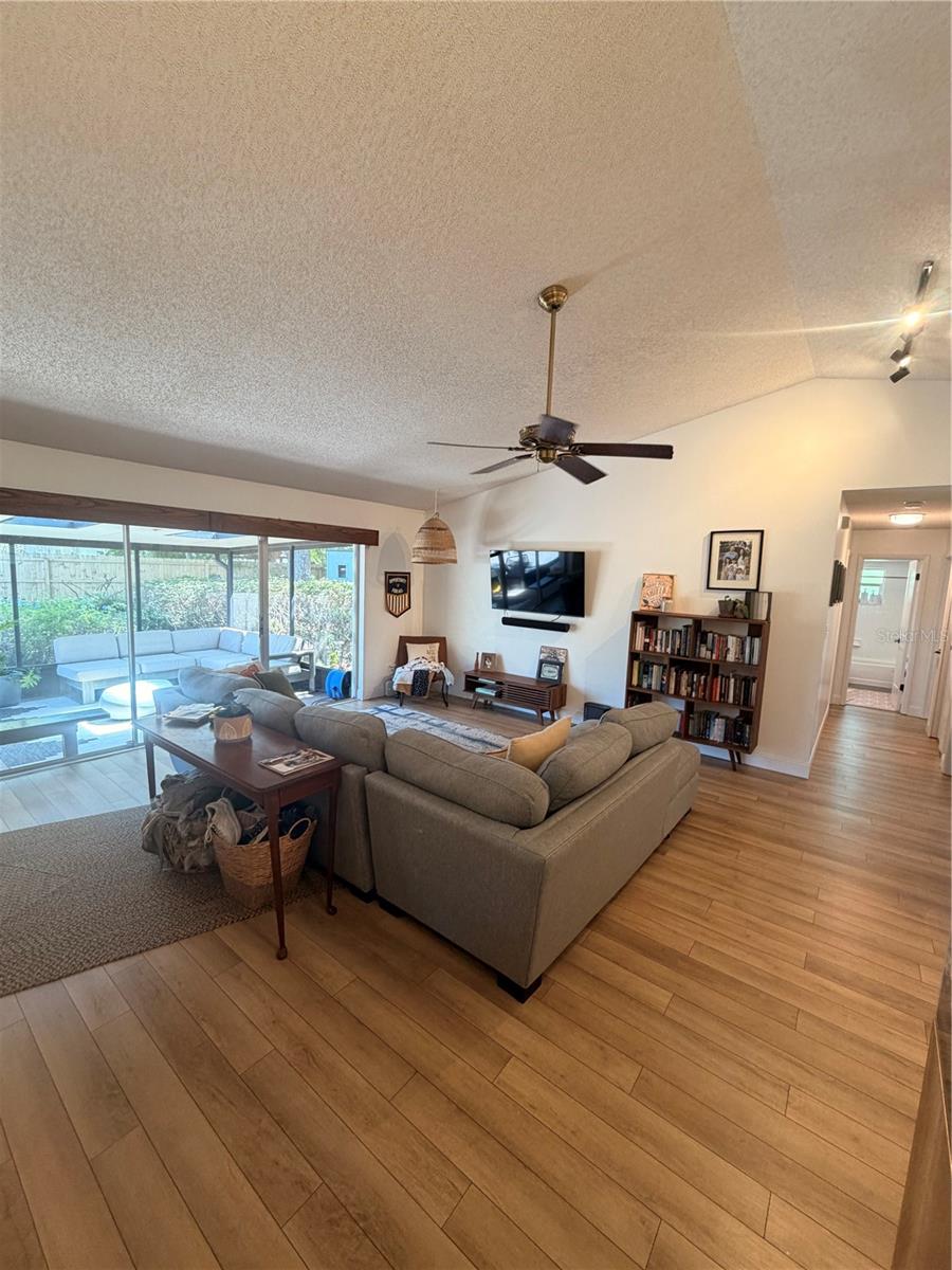 Image 5 of 27 For 9504 Cannon Drive