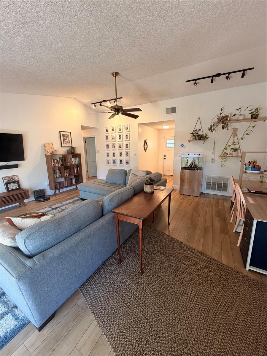 Image 6 of 27 For 9504 Cannon Drive