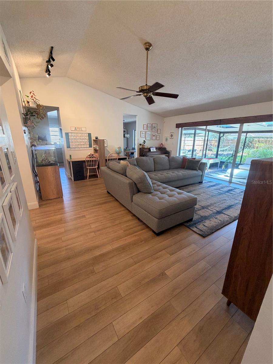 Image 7 of 27 For 9504 Cannon Drive