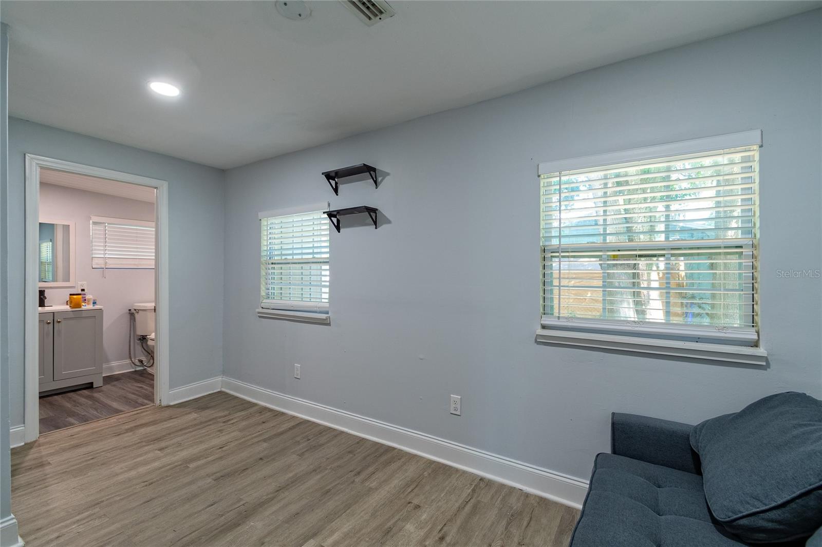 Image 23 of 34 For 714 Wyoming Avenue