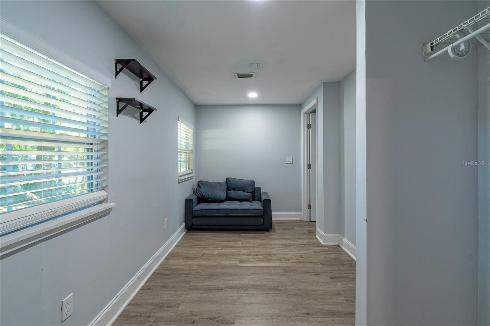 Image 24 of 34 For 714 Wyoming Avenue