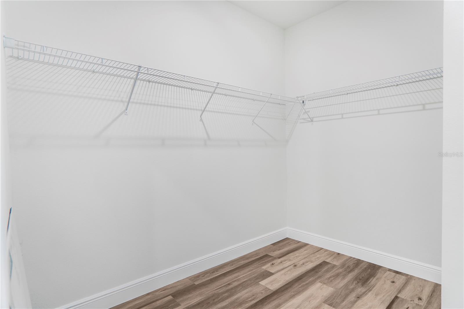Listing photo id 19 for 3908 171st Lane