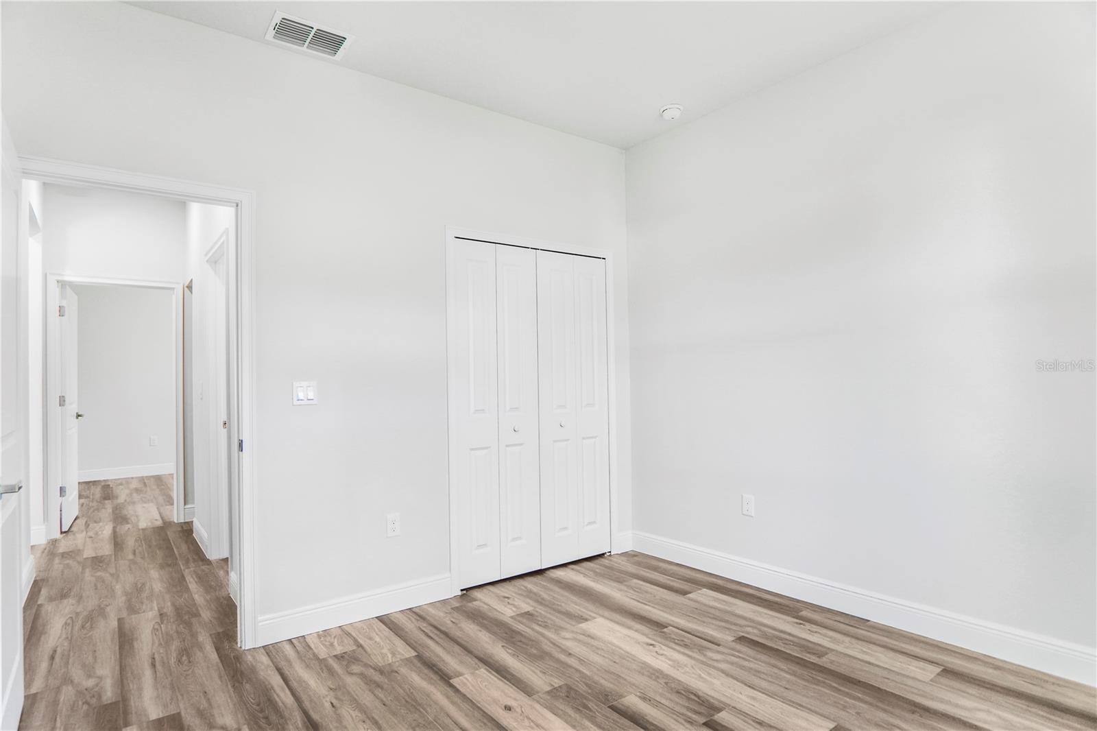 Listing photo id 22 for 3908 171st Lane