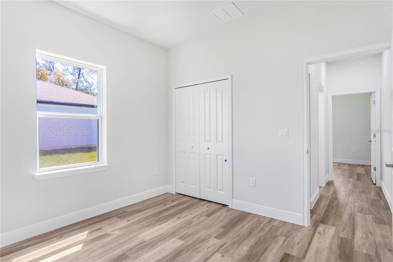 Listing photo id 26 for 3908 171st Lane