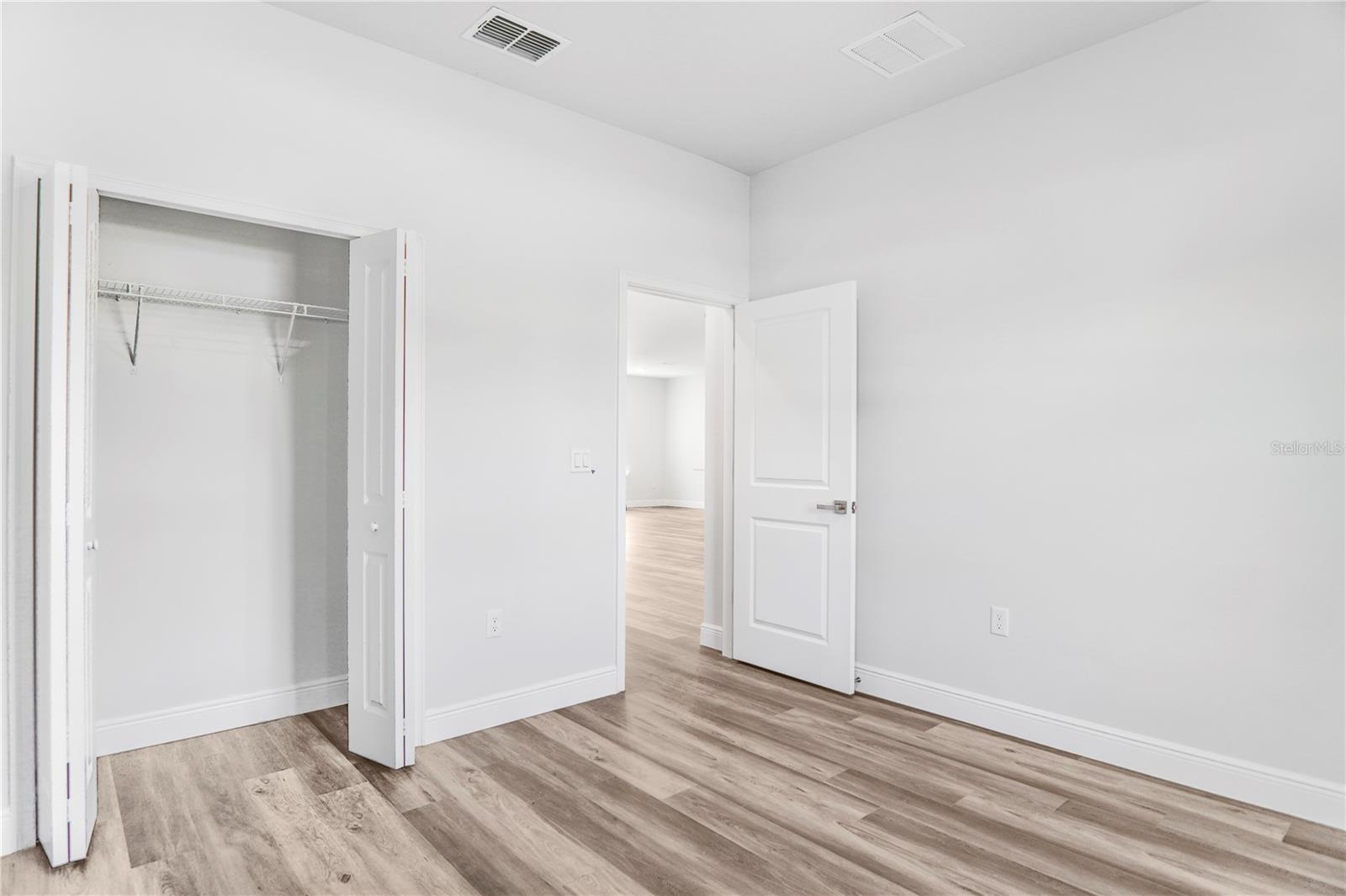Listing photo id 31 for 3908 171st Lane