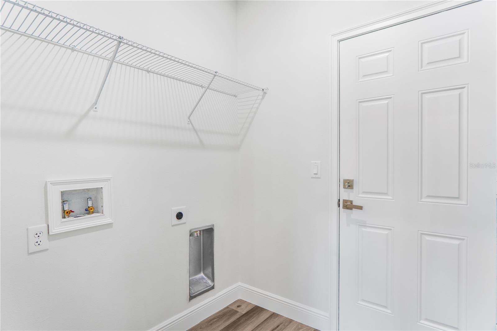 Listing photo id 32 for 3908 171st Lane
