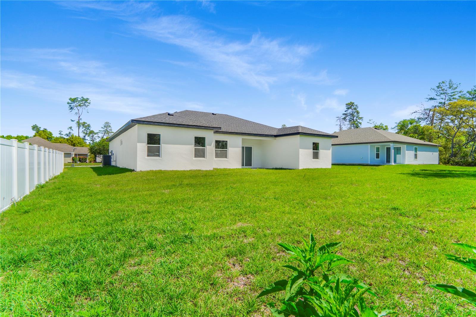 Listing photo id 34 for 3908 171st Lane