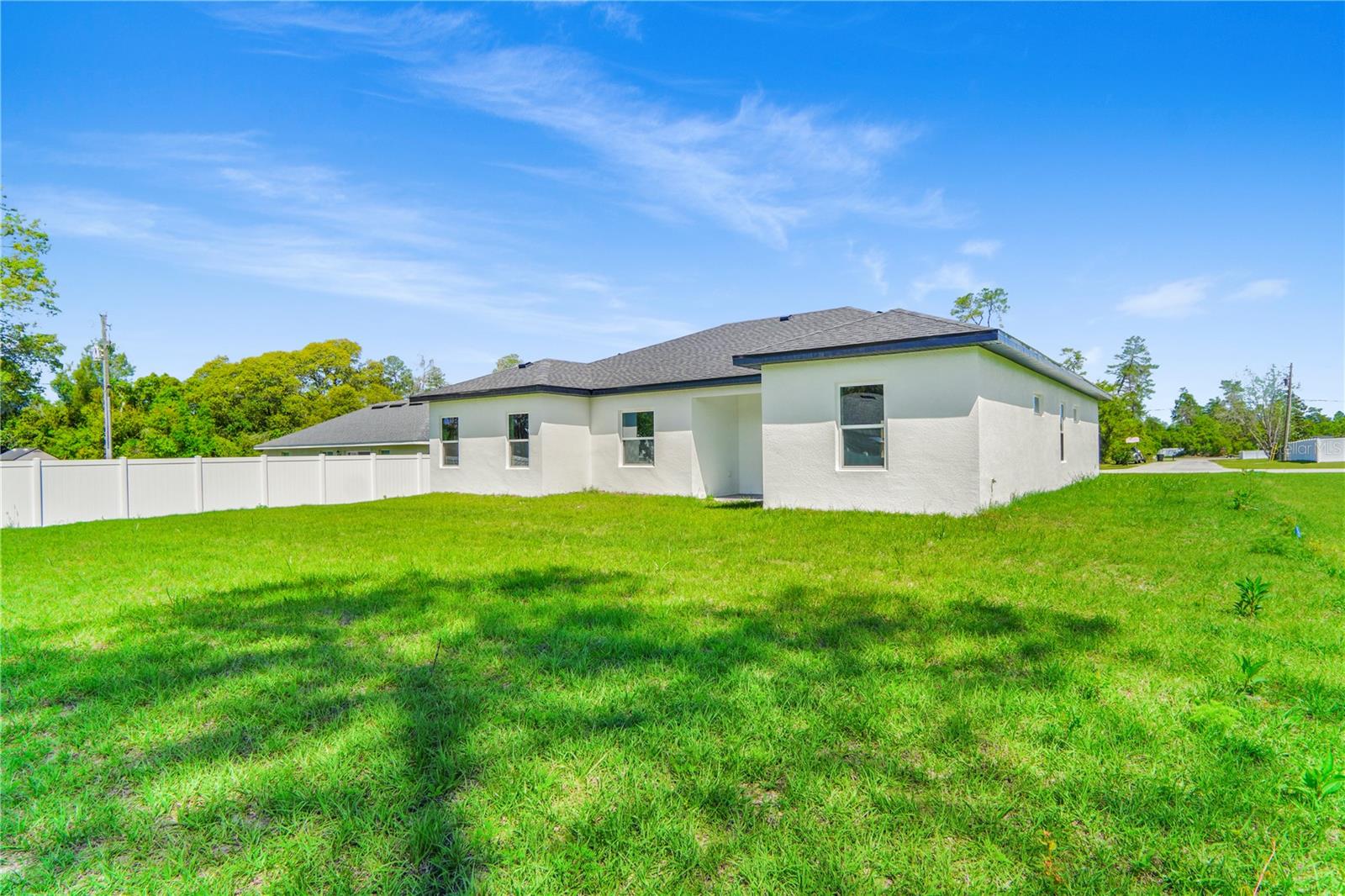 Listing photo id 35 for 3908 171st Lane