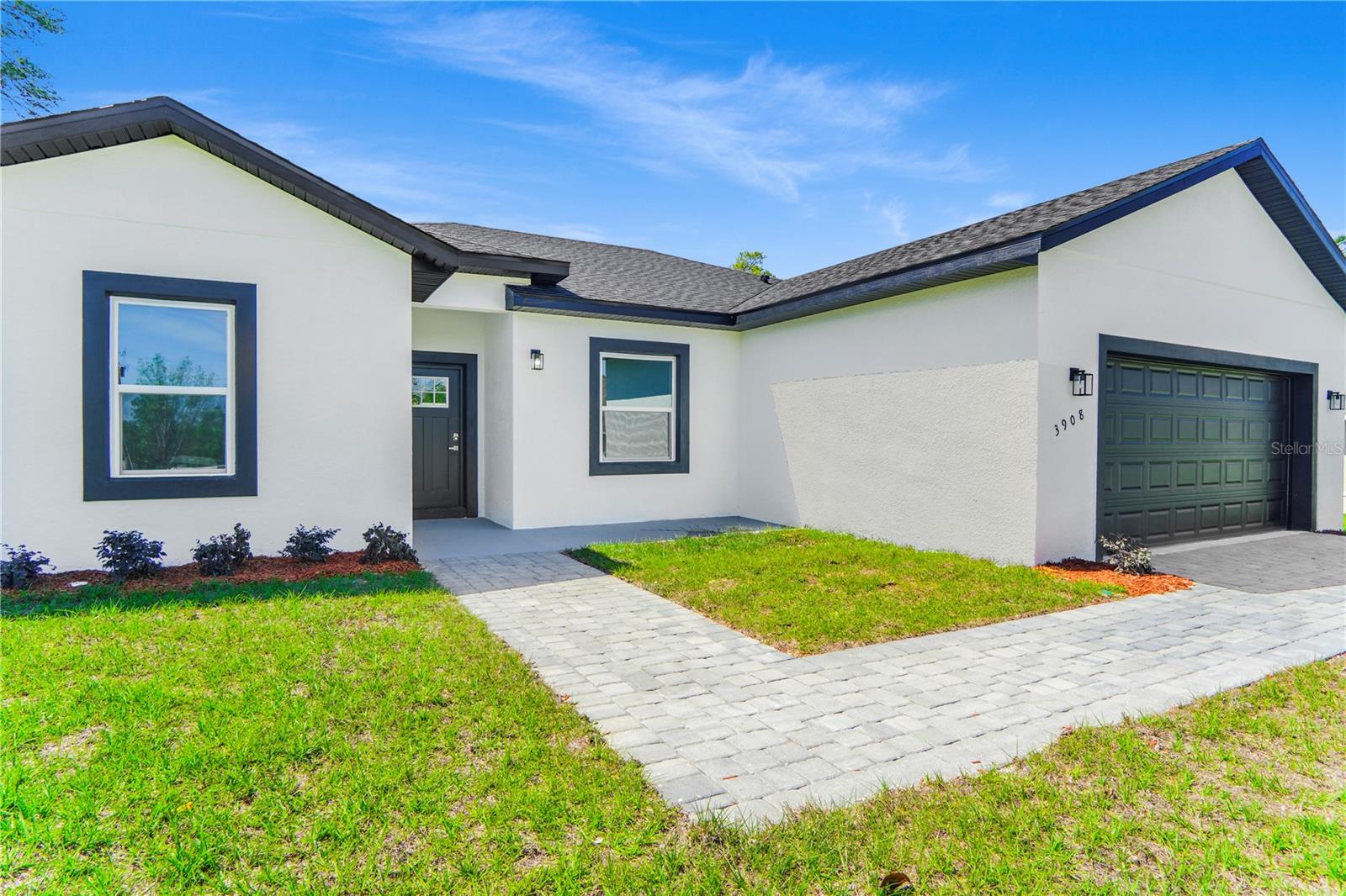 Listing photo id 37 for 3908 171st Lane