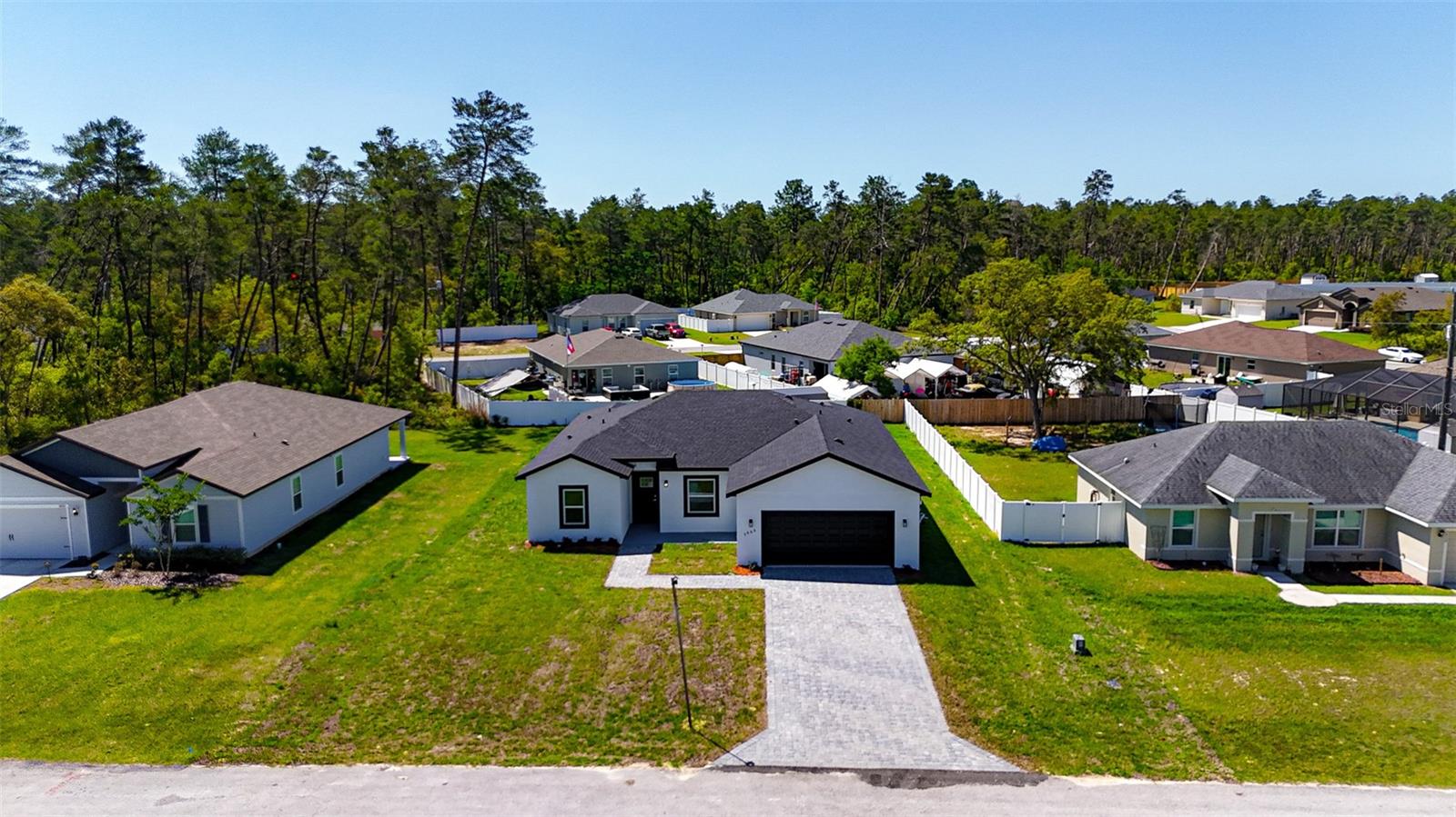 Listing photo id 38 for 3908 171st Lane
