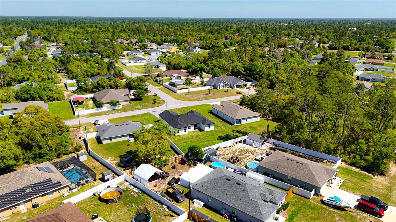 Listing photo id 41 for 3908 171st Lane