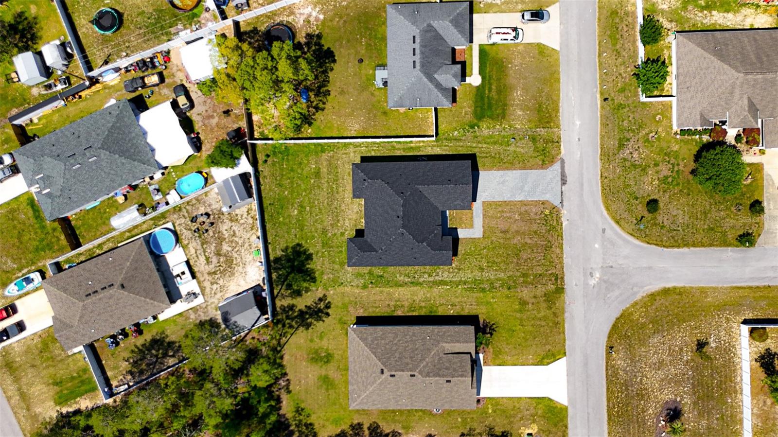 Listing photo id 45 for 3908 171st Lane