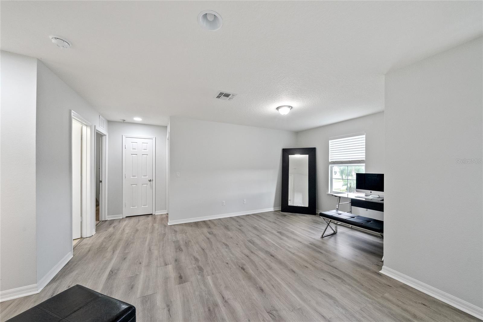 Image 8 of 20 For 2817 Monticello Way