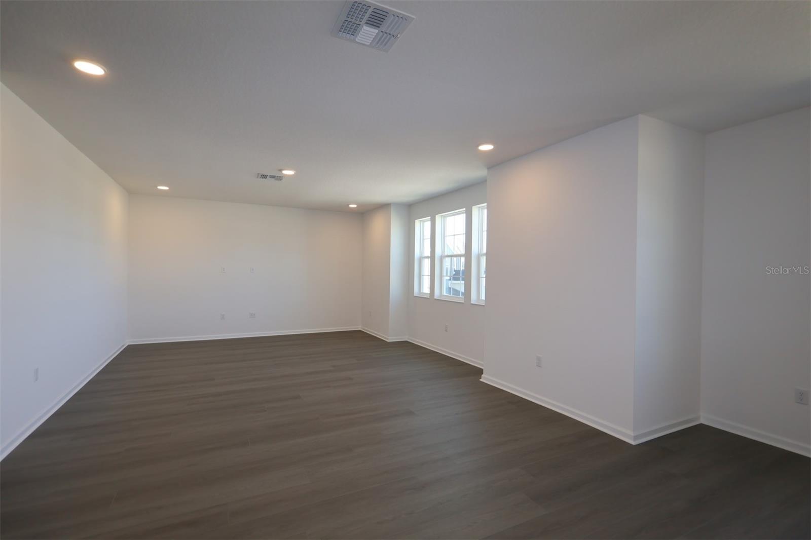 Image 12 of 19 For 3758 Artic Den Lane