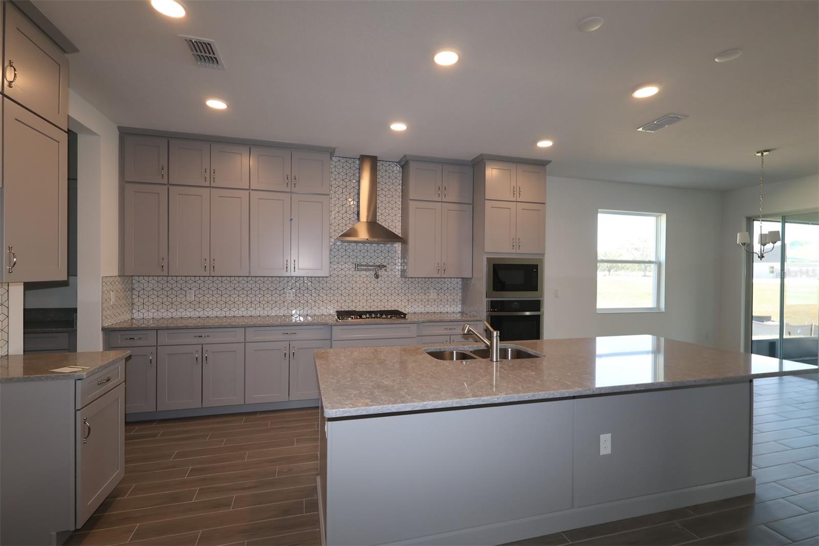 Image 3 of 19 For 3758 Artic Den Lane