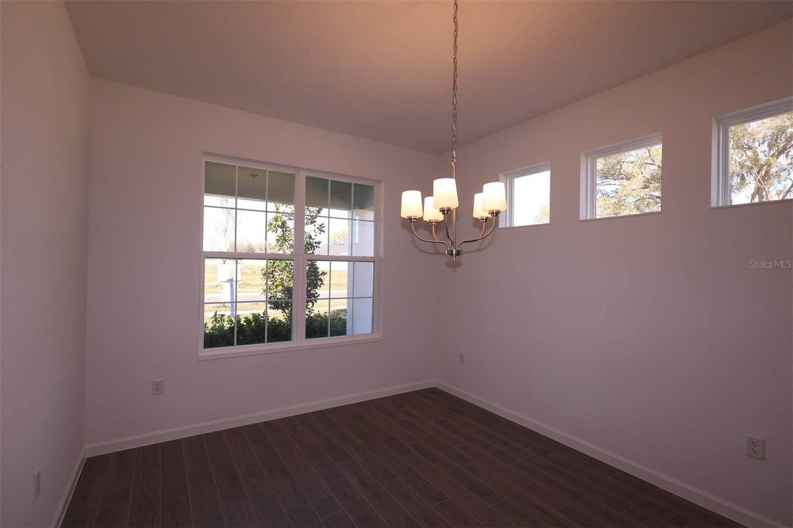 Image 6 of 19 For 3758 Artic Den Lane