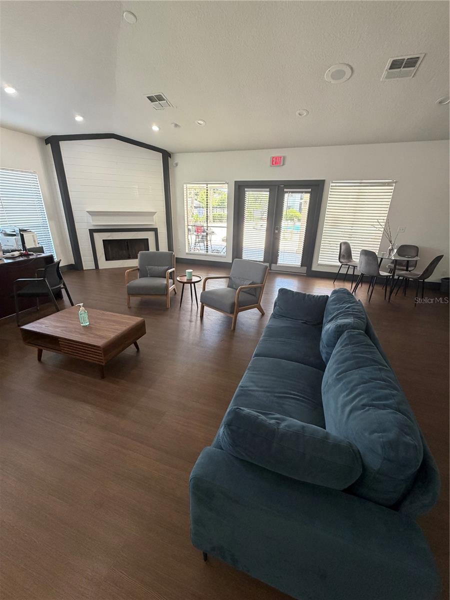 Image 21 of 29 For 2130 Cascades Boulevard # 101