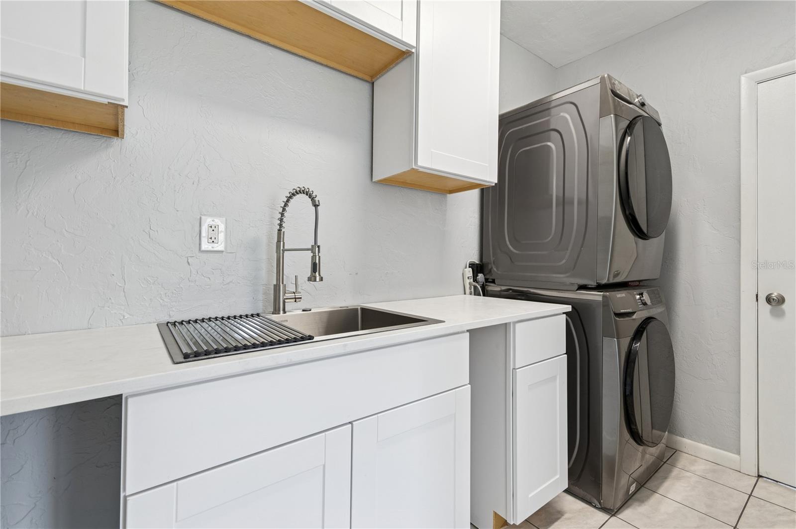 Image 18 of 33 For 606 Briarcliffe Street