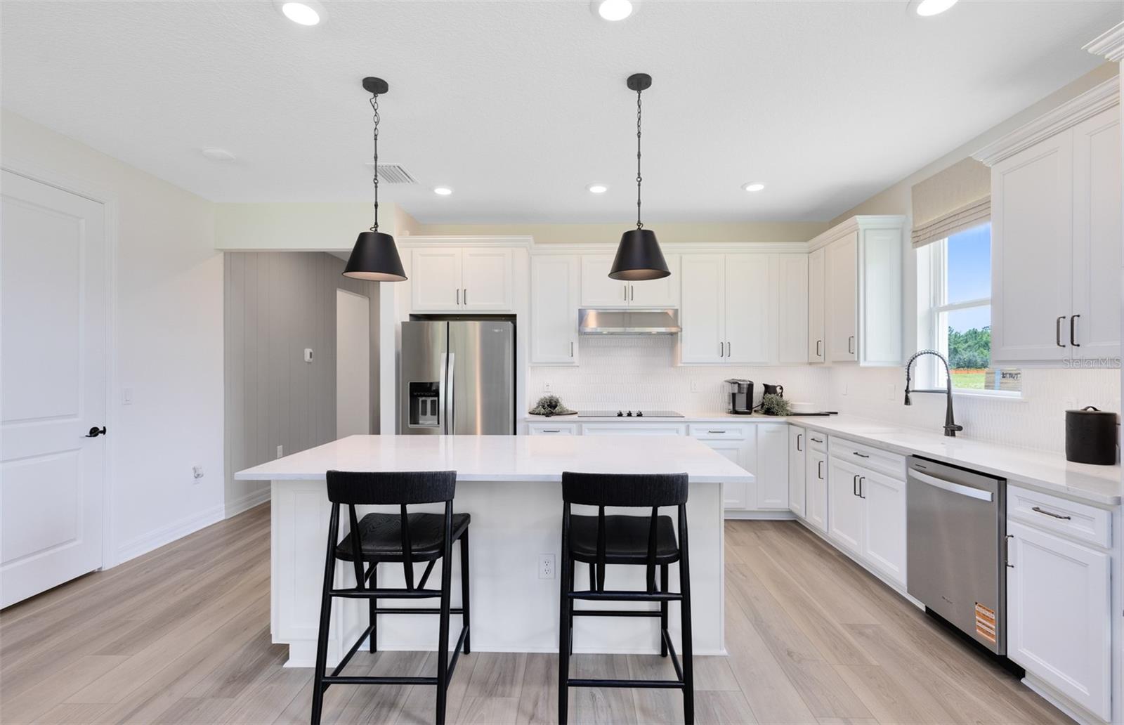 Image 5 of 27 For 9927 Leafy Oak Street