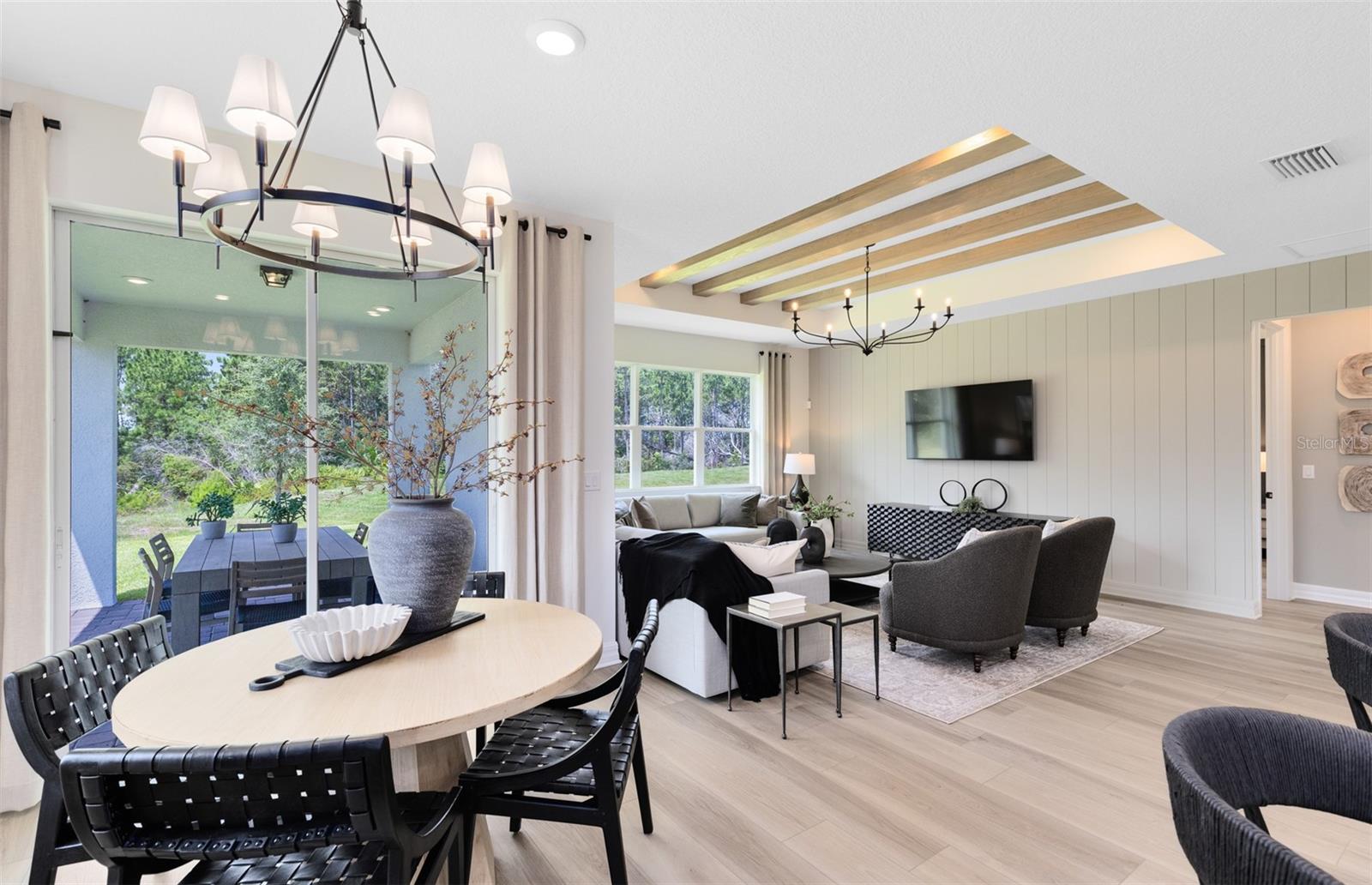 Image 7 of 27 For 9927 Leafy Oak Street