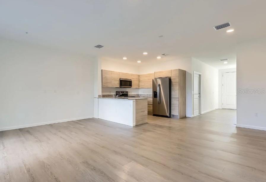 Image 7 of 22 For 1213 Southstation Place  402